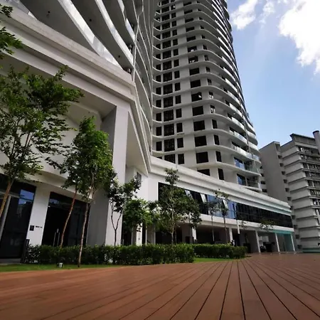 Promo Connected Train 4 Bedroom Above Mall 20